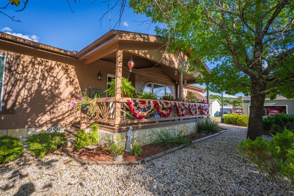 606 Glen Oak — Front Porch